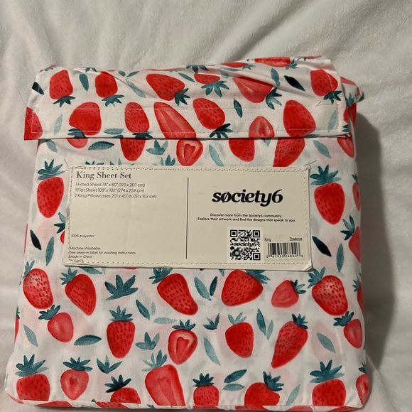 🍓NEW Society Six Strawberry Print King Size Super Soft Sheet Set NIP 4 Piece - Picture 5 of 6